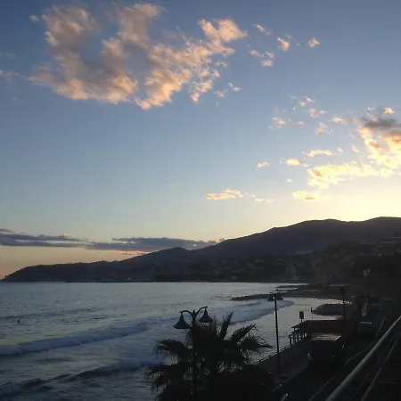 A 2 Passi Dal Mare Apartment Sanremo Exterior photo